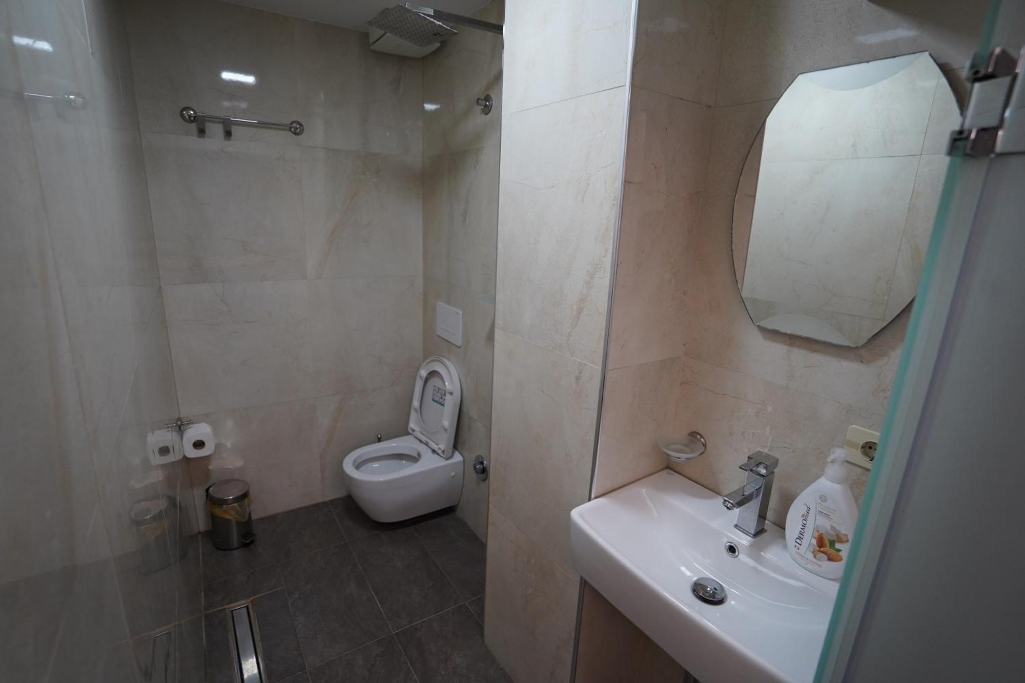 Hotel Driti New Bazaar Тирана Экстерьер фото